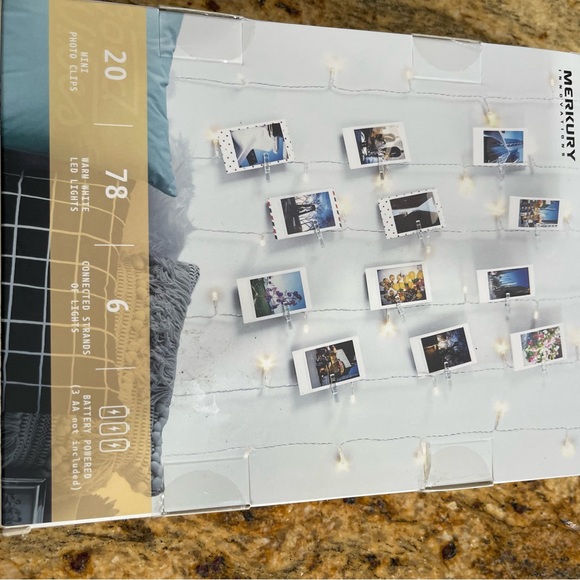 20 Photo Clips Curtain String Lights - Picture 2 of 3